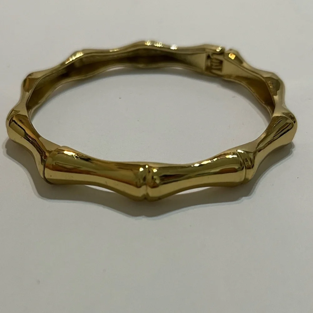 THE ZOE WAVE BANGLE, GOLD